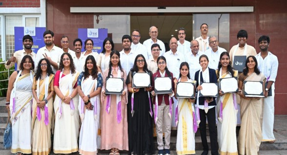 Sai-University-Hosts-2025-Convocation-in-Traditional-Dress-Celebrating-Academic-and-Cultural-Excellence